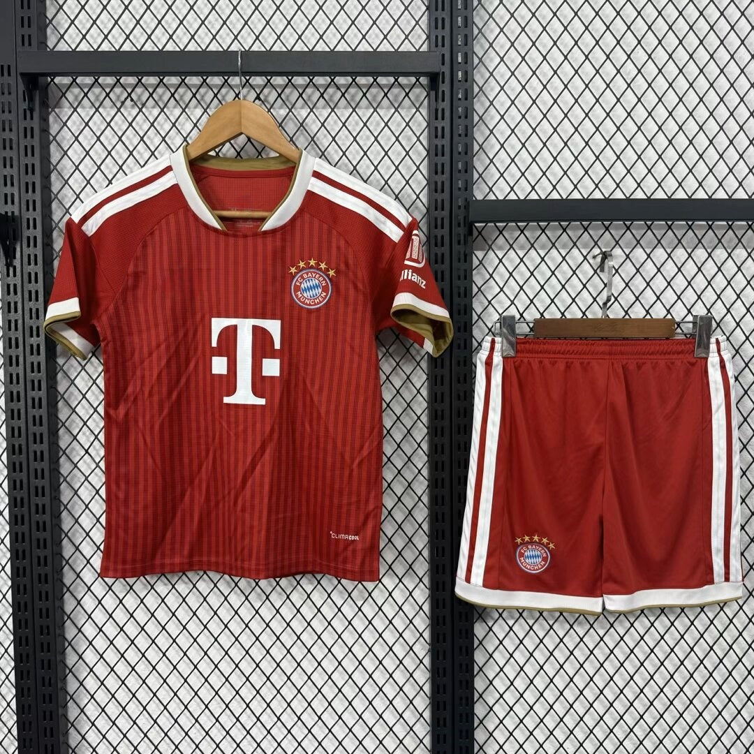 Bayern Ensemble Enfant Domicile 26/27