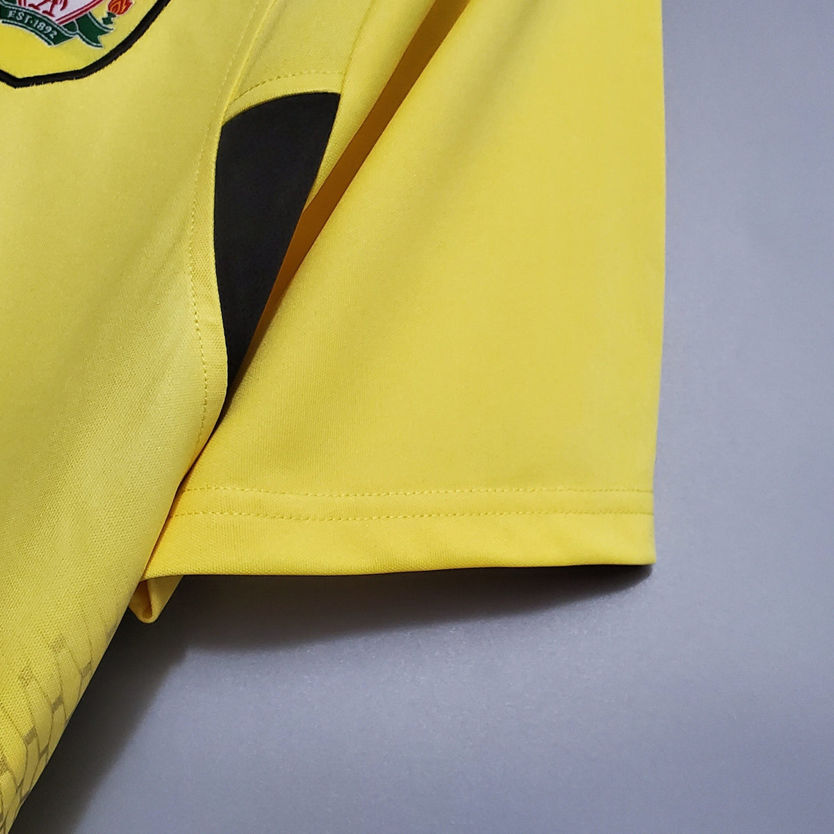 Liverpool Maillot Rétro 04/05 – photo 5